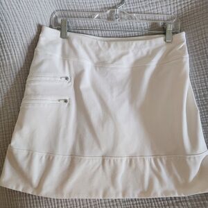 White Athleta Golf/Sport Skirt Sz MEDIUM with Zipper Details